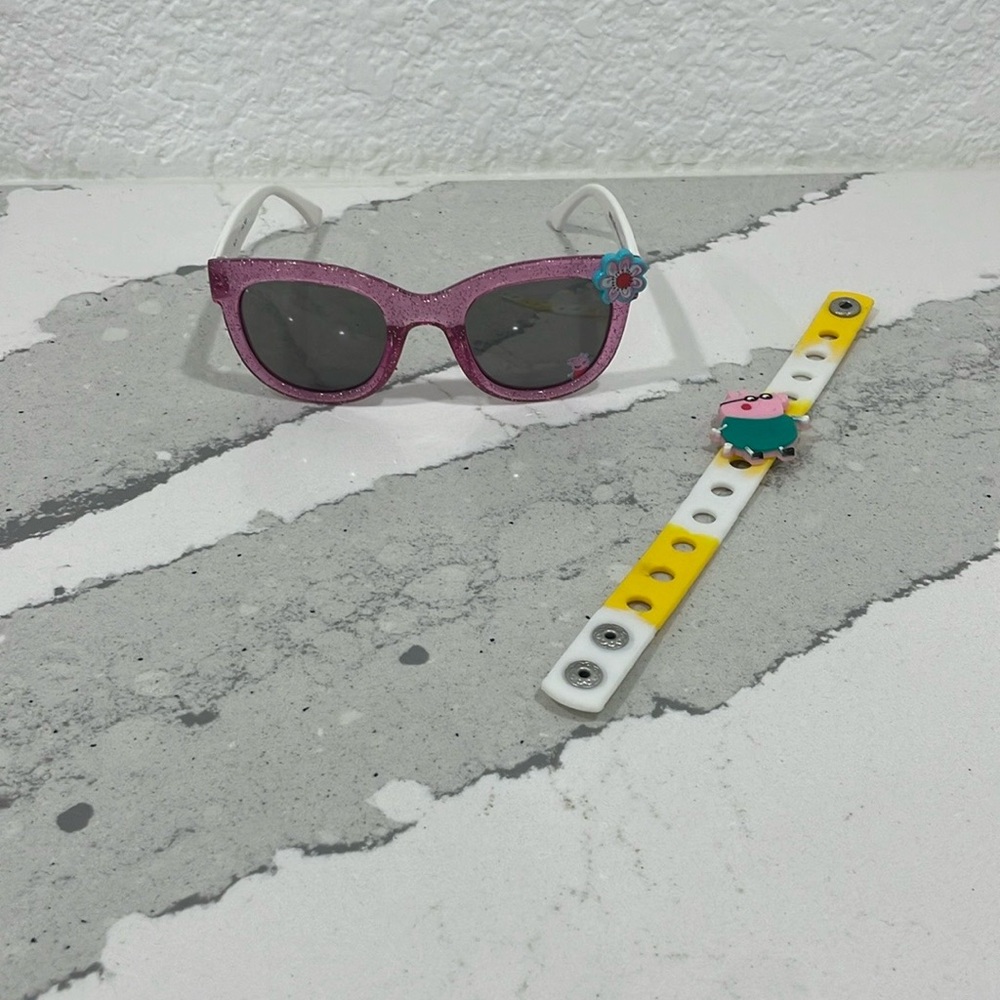 Peppa Pig Sunglasses & Bracelet